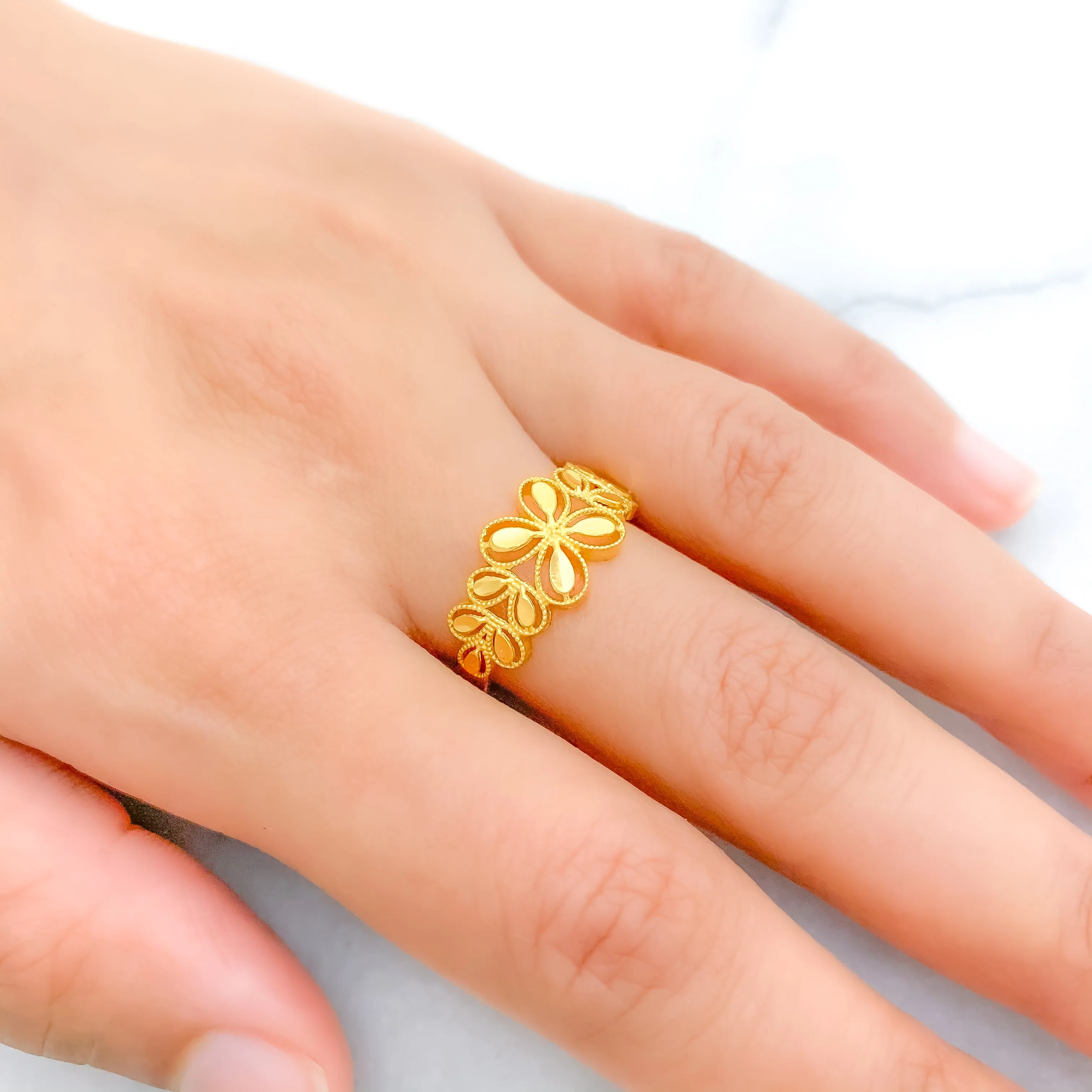 Attractive Chic Flower Ring