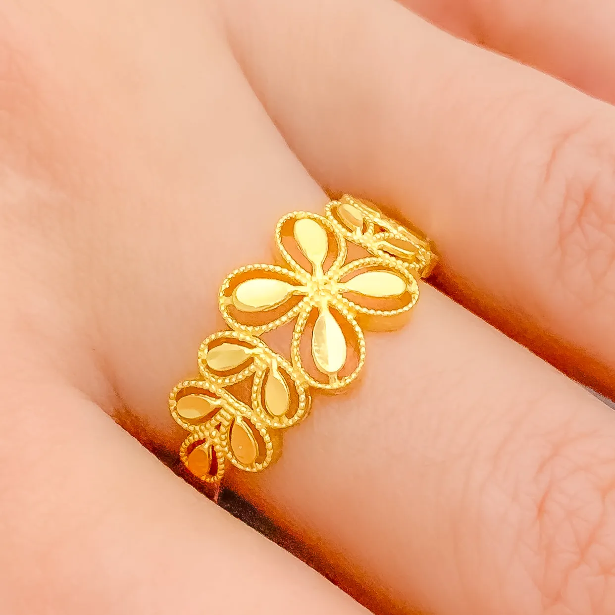 Attractive Chic Flower Ring